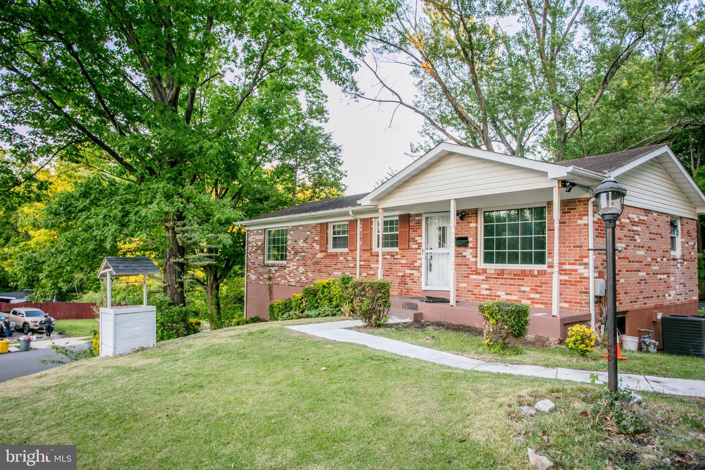 14810 Edgewater Dr — photo