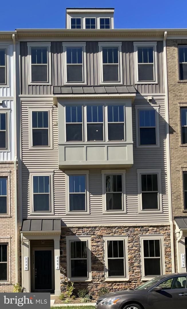 223 B Park Central Ter — photo