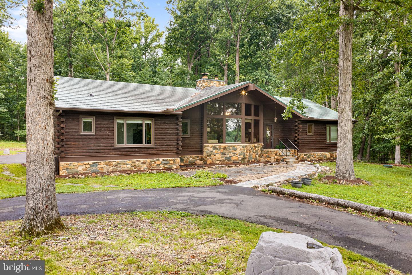 10904 Manley Rd — photo