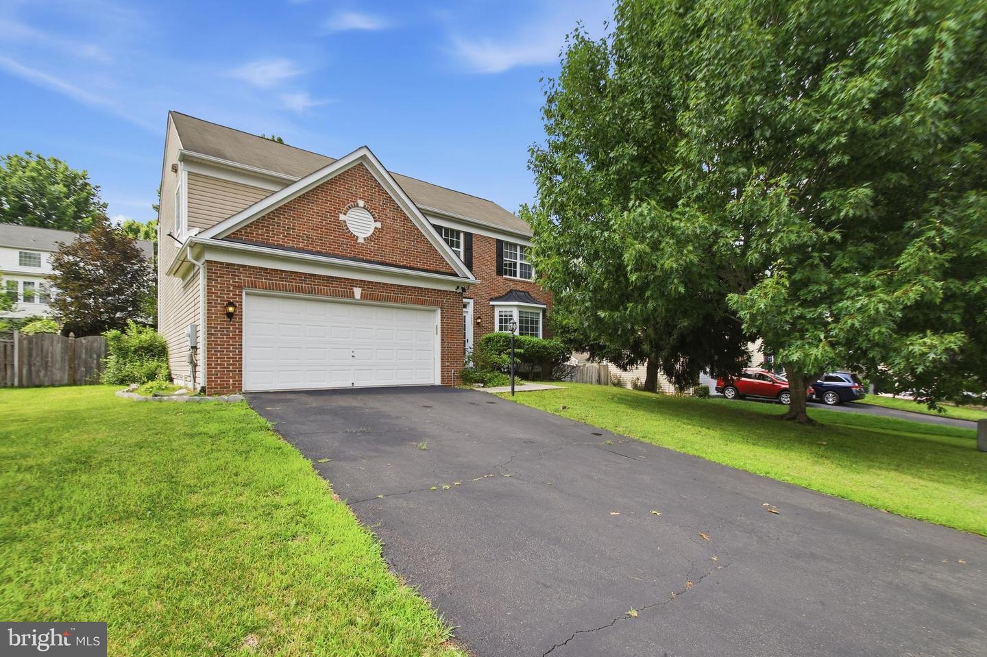 5880 Moonbeam Dr — photo