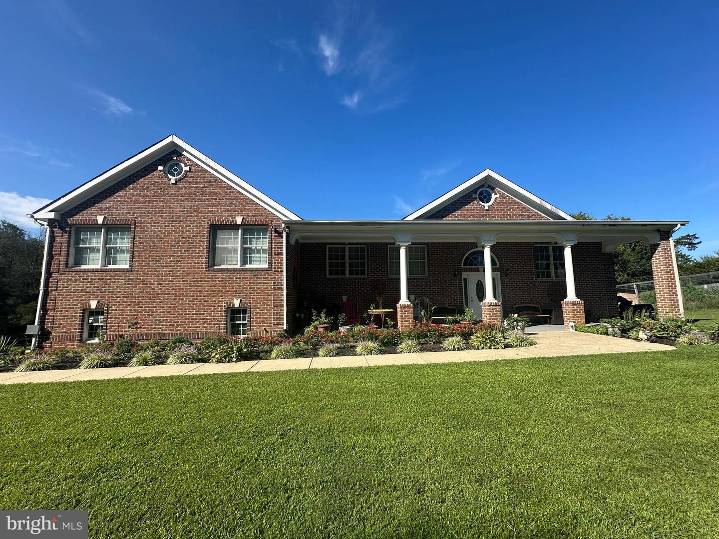 7809 Signal Hill Rd — photo
