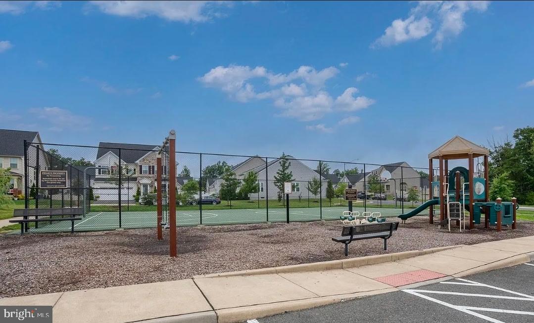 4557 Cotswold Manor Loop — photo