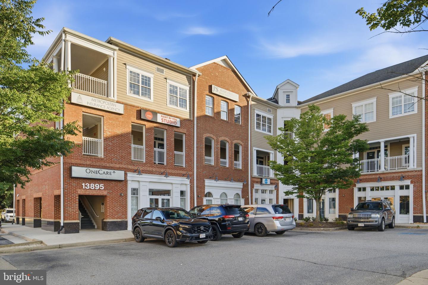 13895 Hedgewood #201 — photo