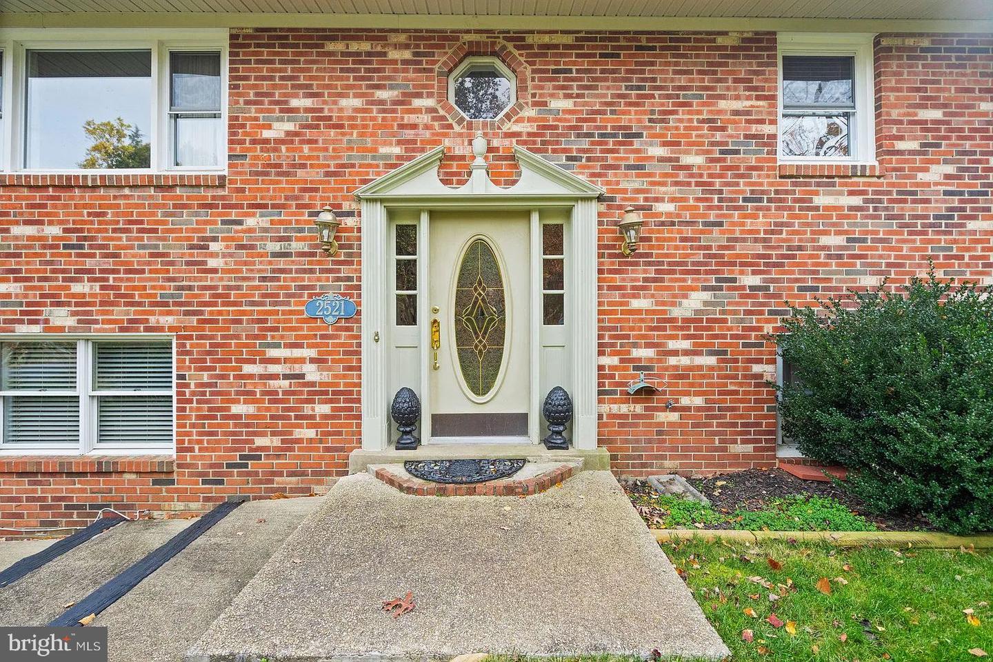 2521 Youngs Dr — photo