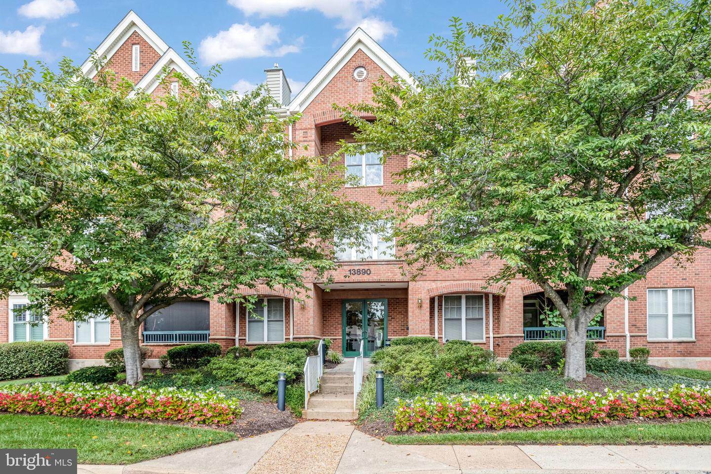 13890 Chelmsford Dr #305 — photo