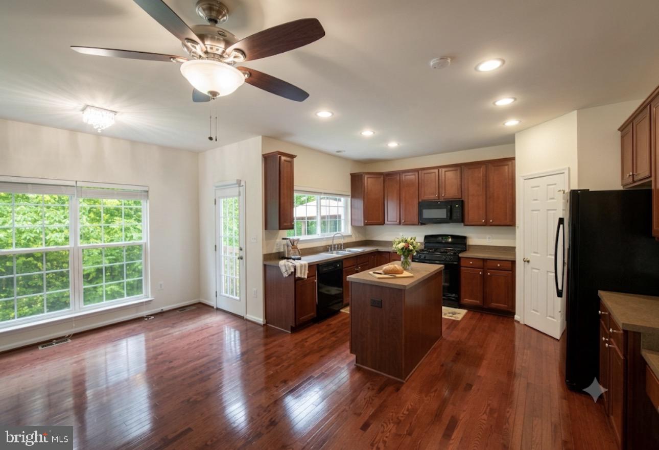 8268 Linblake Ct — photo