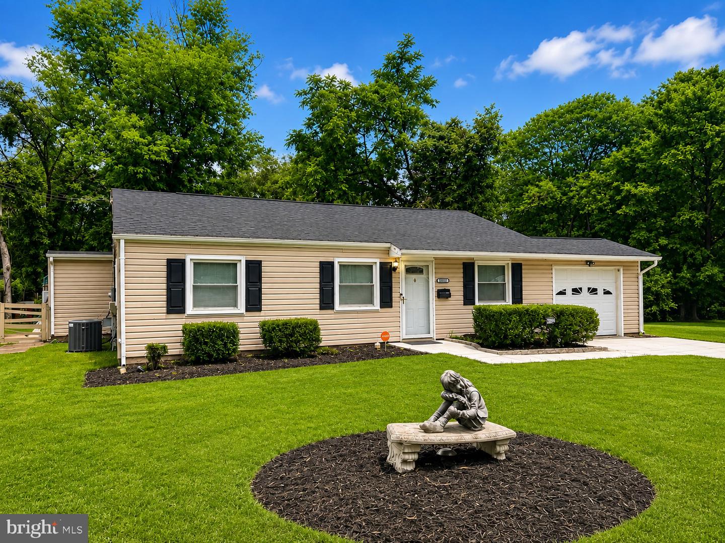 14205 Mount Pleasant Dr — photo