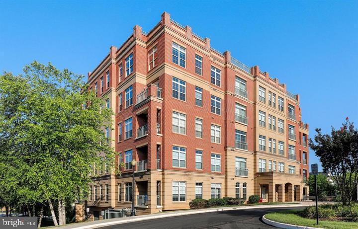 680 Watermans Dr #105 — photo