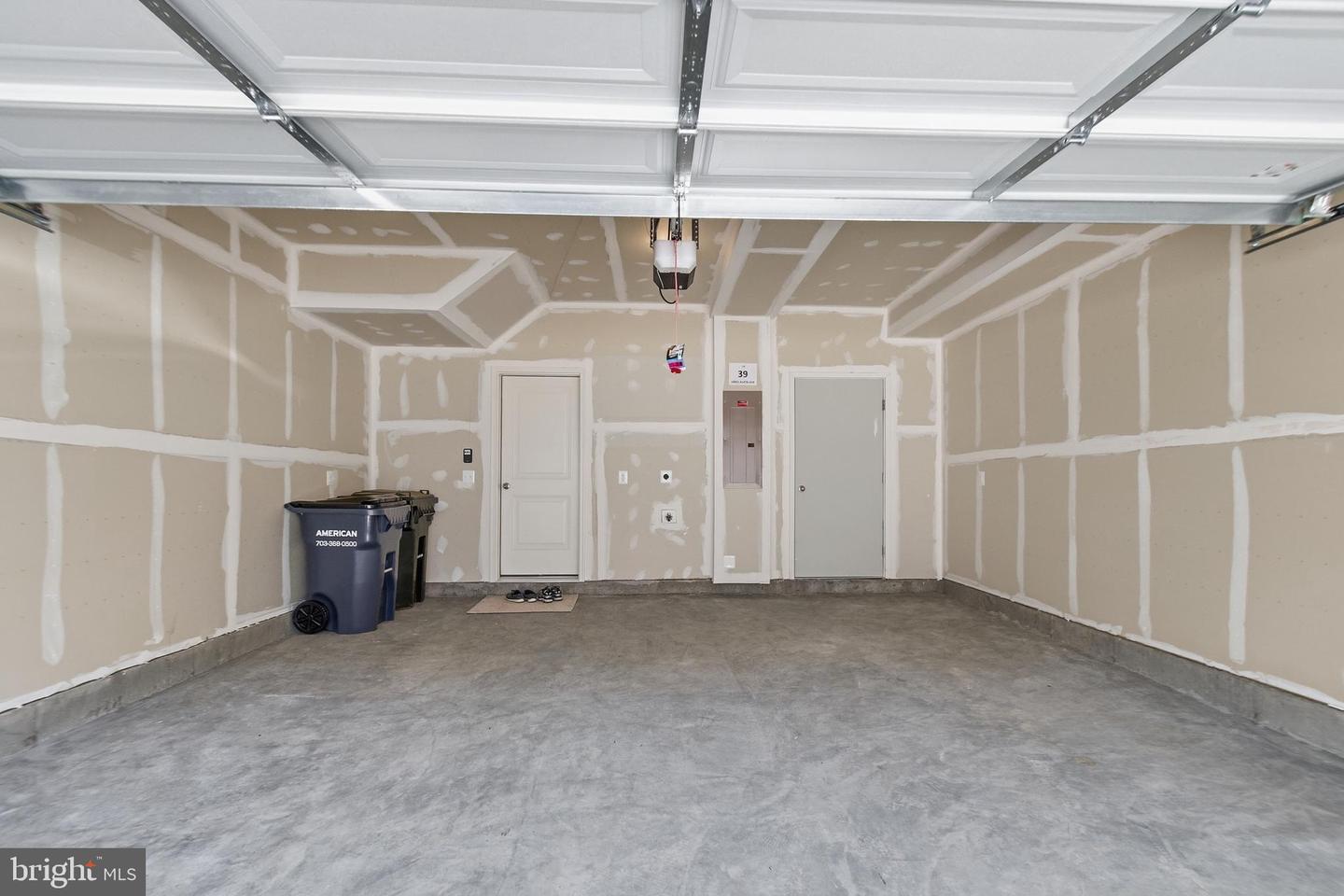 18002 Alicia Ave — photo
