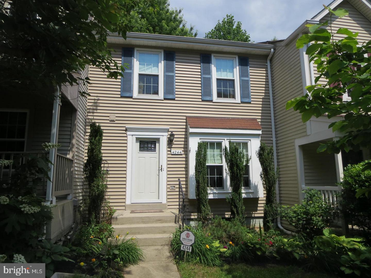 4244 Jonathan Ct — photo