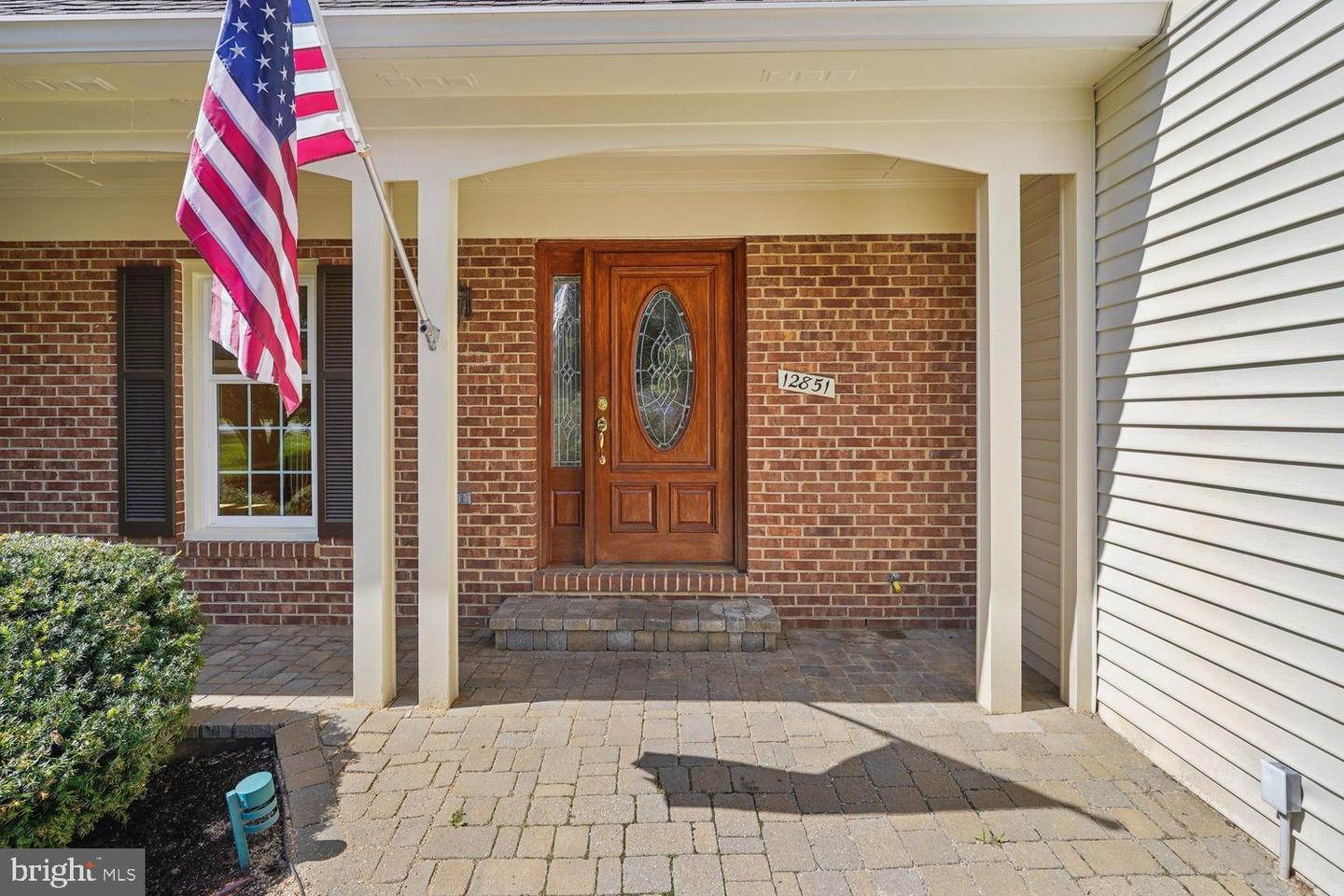 12851 Valleywood Dr — photo