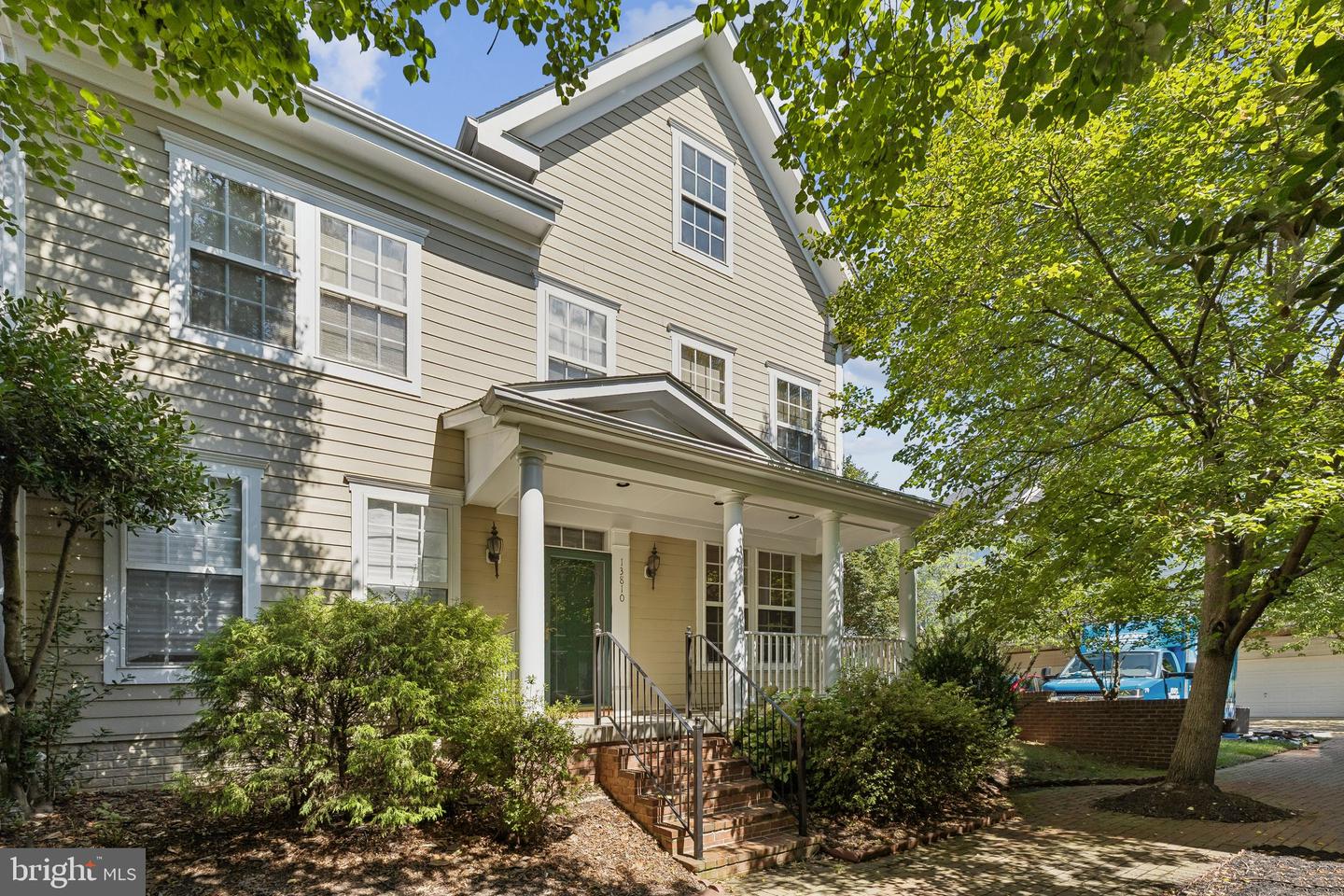 13810 Custis Sq — photo