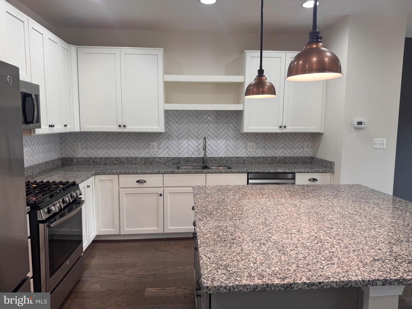 8211 Handsome Joe Ln — photo
