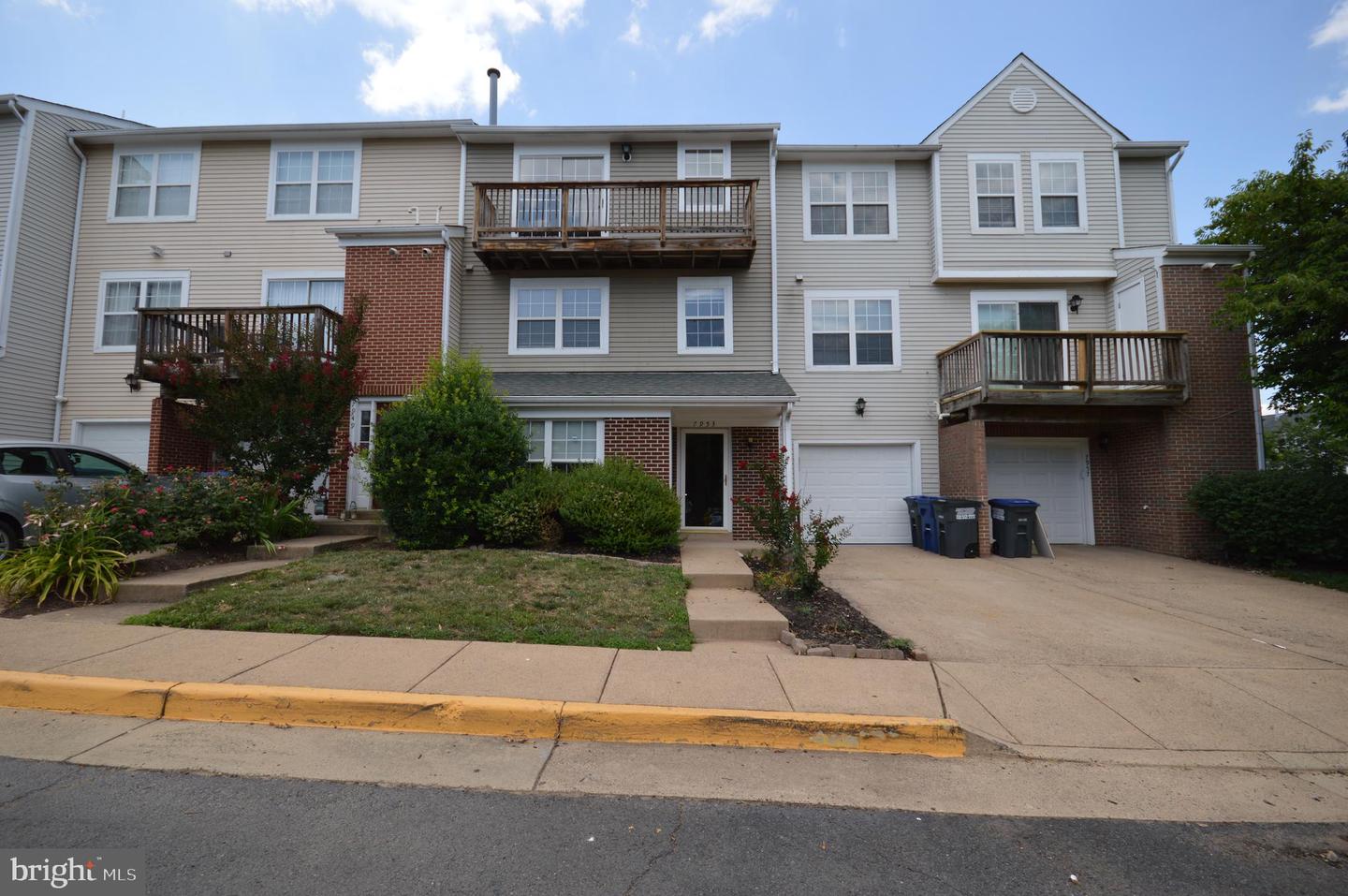 7953 Coachcrest Ct — photo