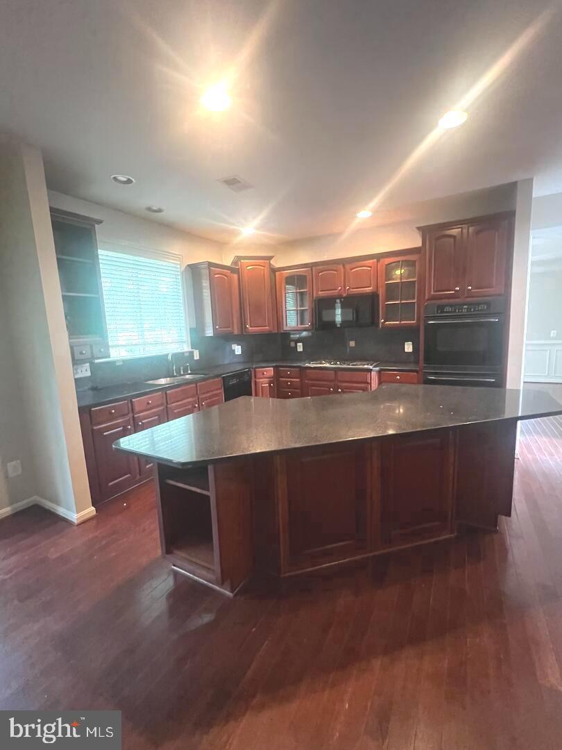 9315 Rustic Breeze Ct — photo