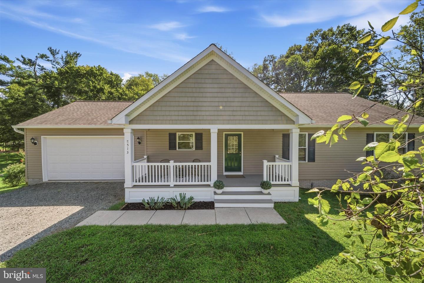 8513 Oakview Dr — photo