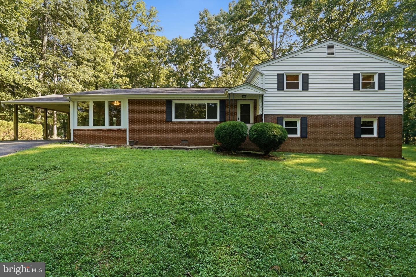7205 Signal Hill Rd — photo