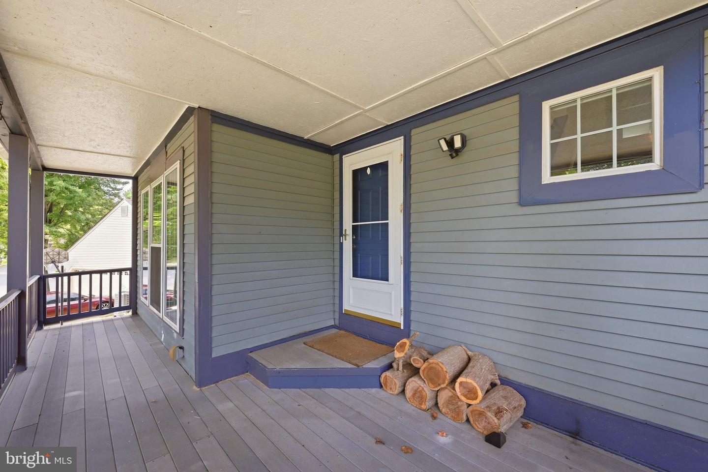 15045 Holleyside Dr — photo