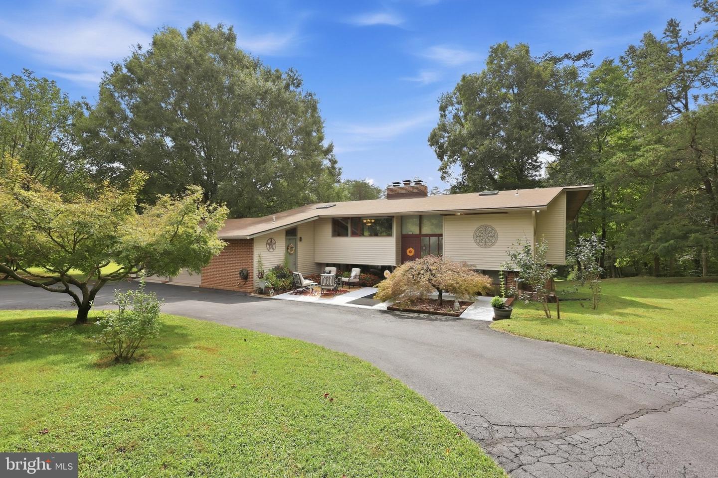 6445 Steeple Chase Ln — photo