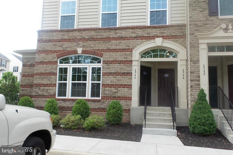 6946 Kona Dr — photo