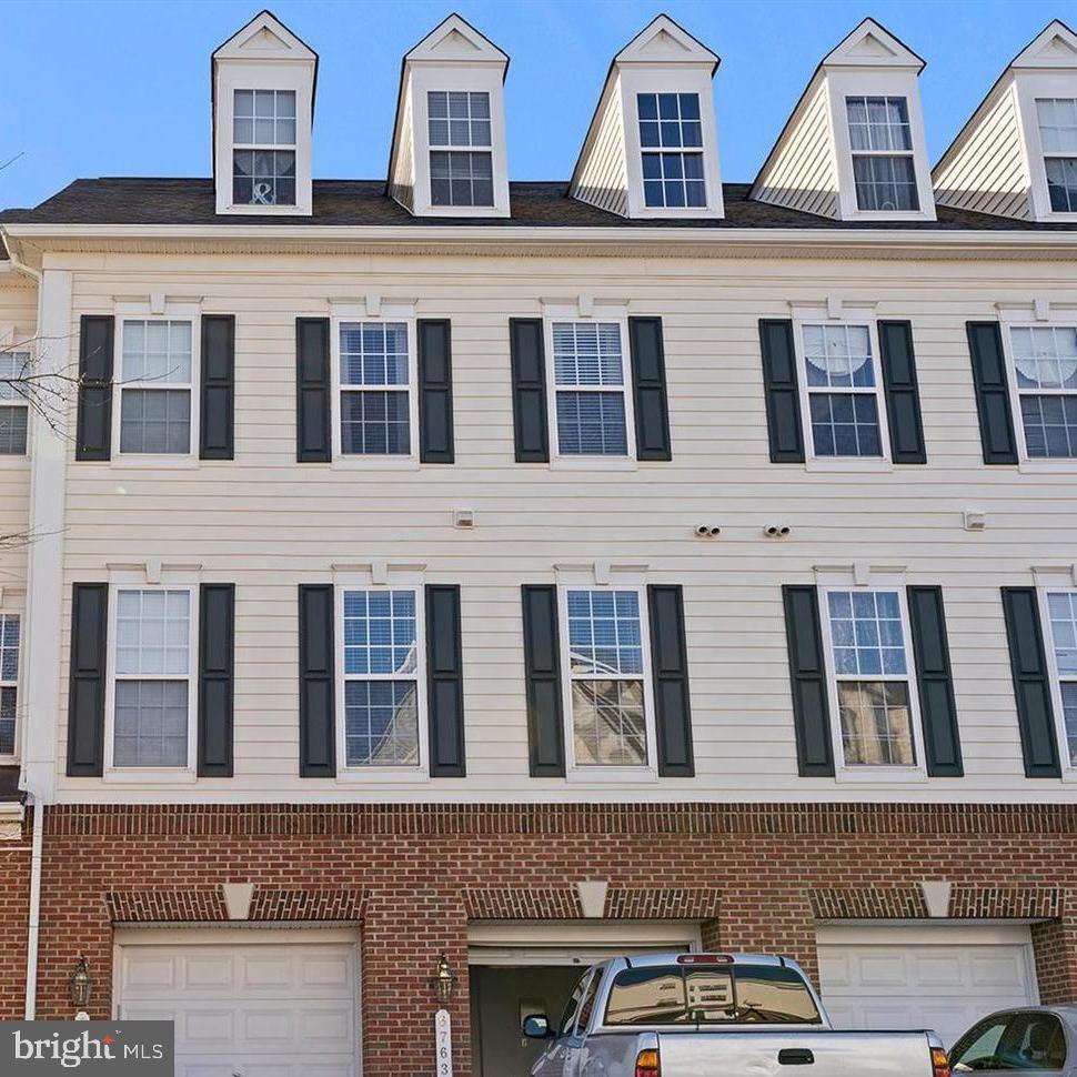 6765 Hampton Bay Ln — photo