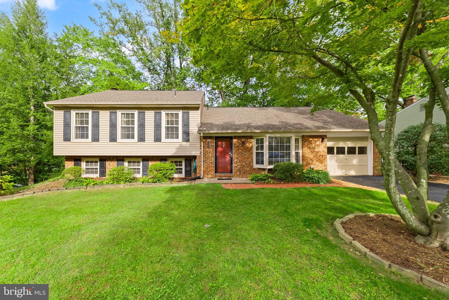 15887 Cliffbrook Ct — photo