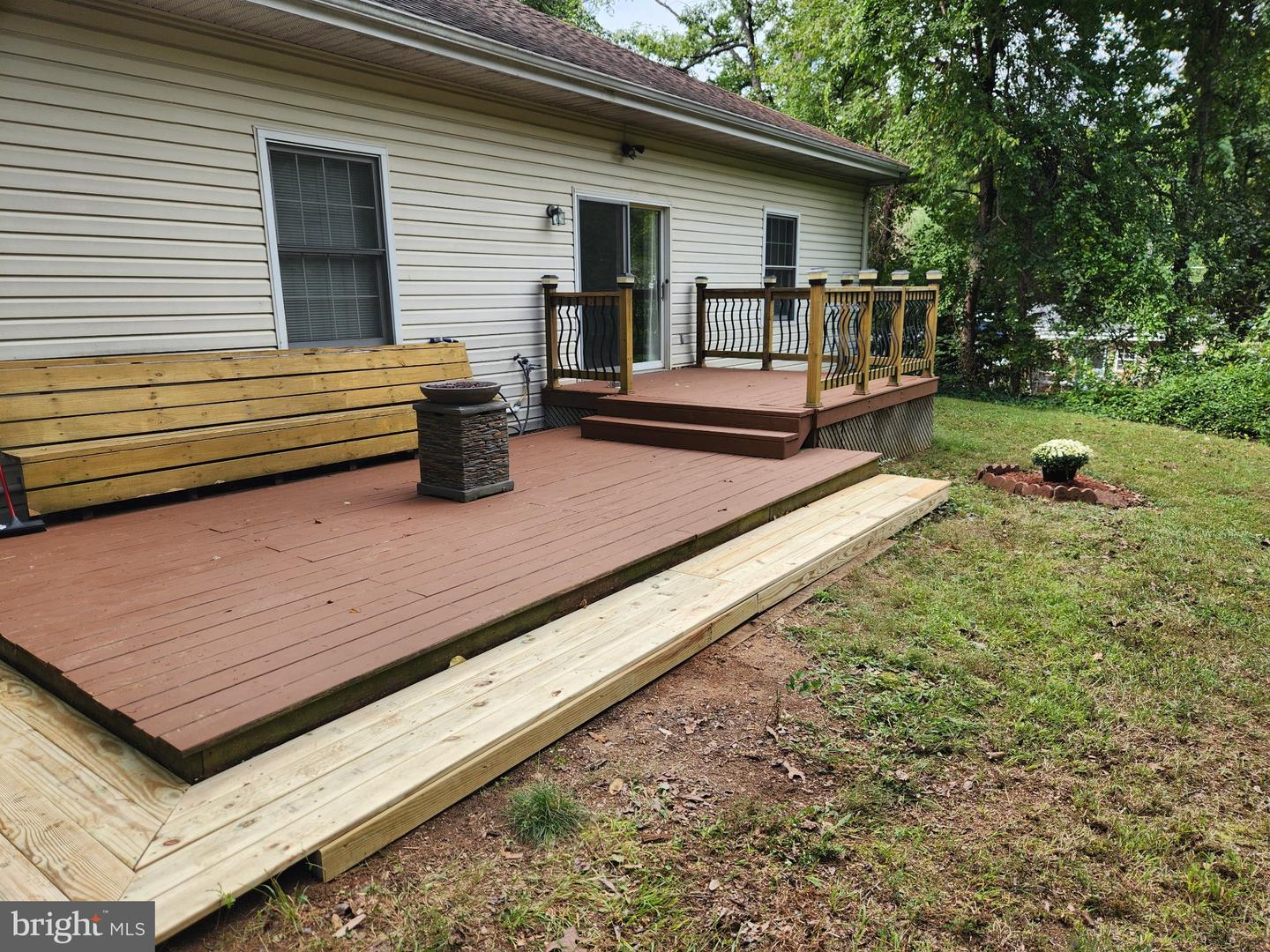 19105 Wayne Drive, Triangle, VA 22172 — photo 2