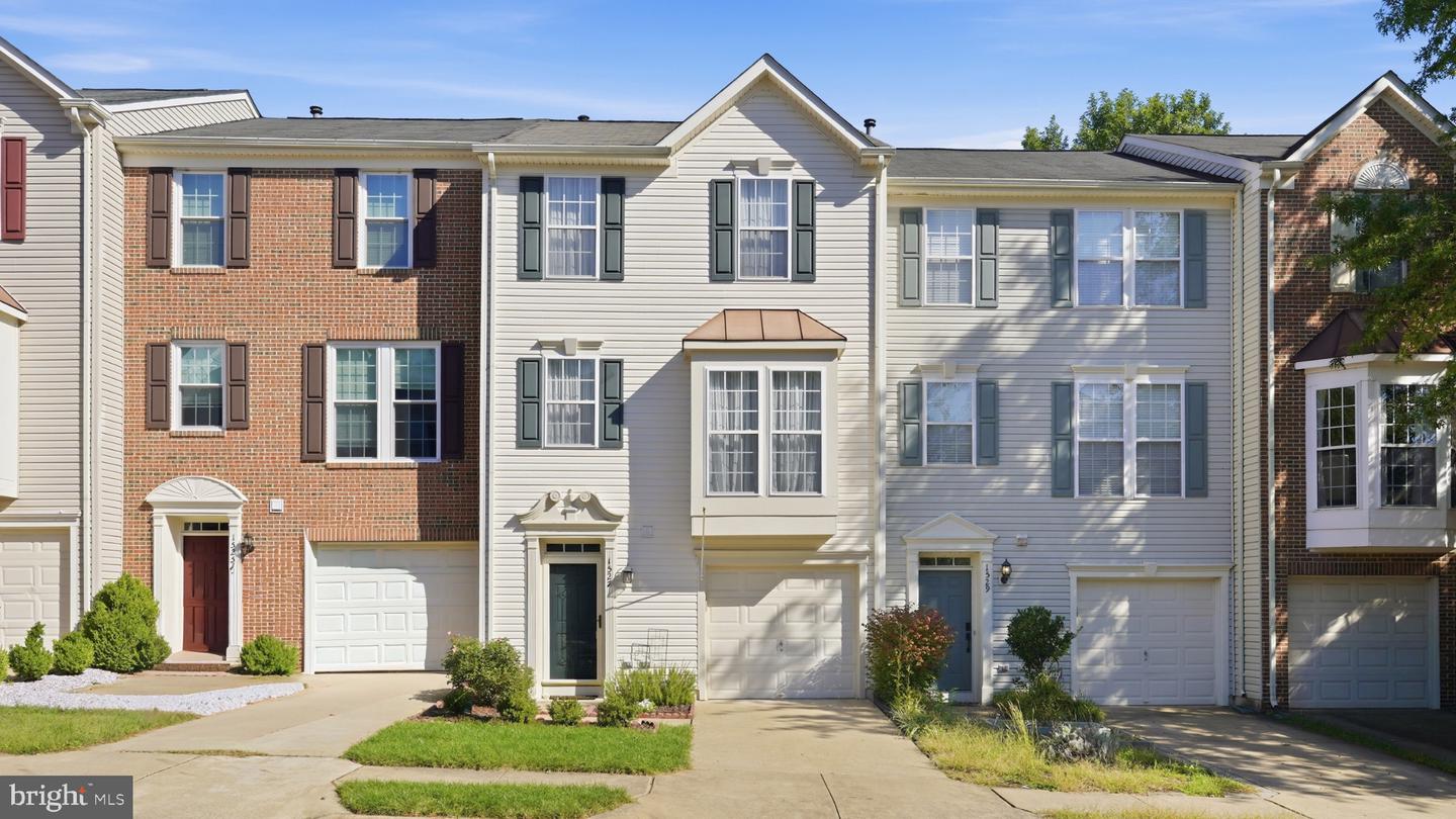 1527 Grosbeak Ct — photo