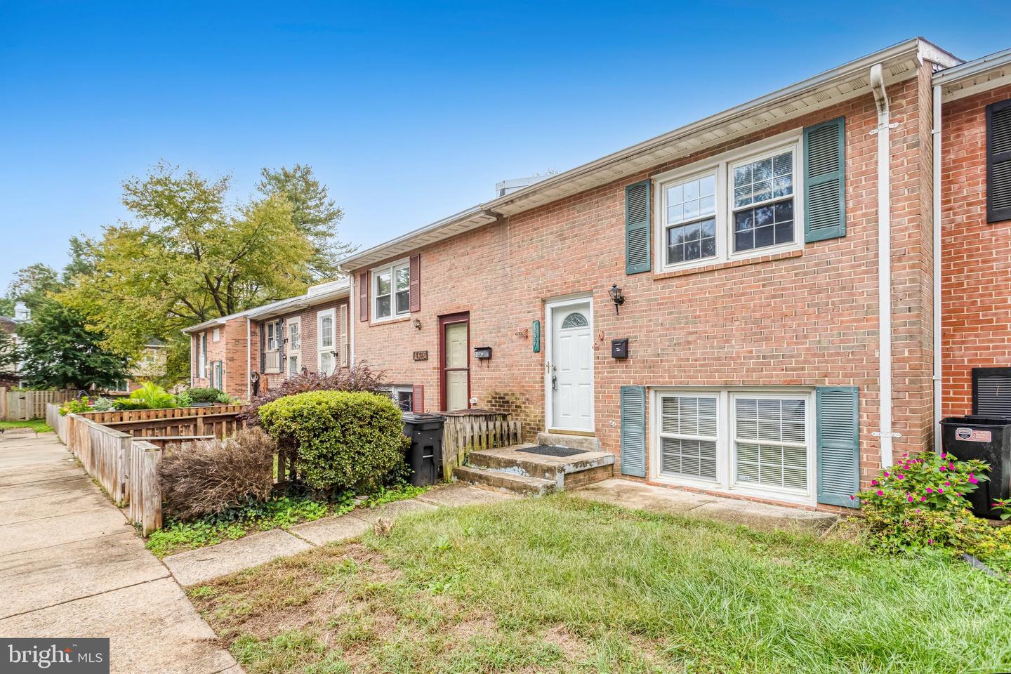 14390 Berkshire Dr — photo