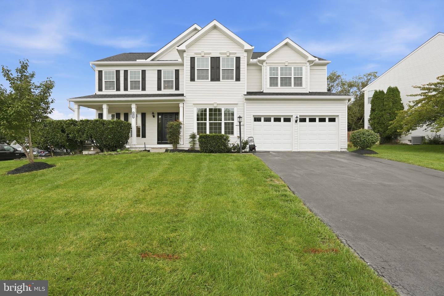 8851 Tenbury Ct — photo