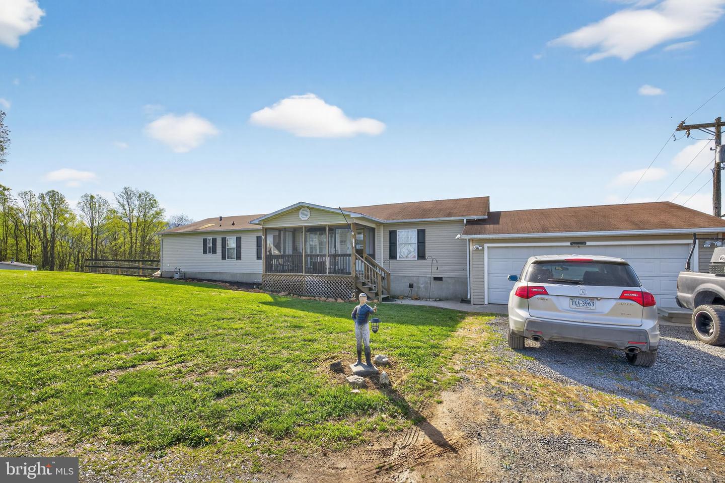 355 Clan Alpine Way — photo