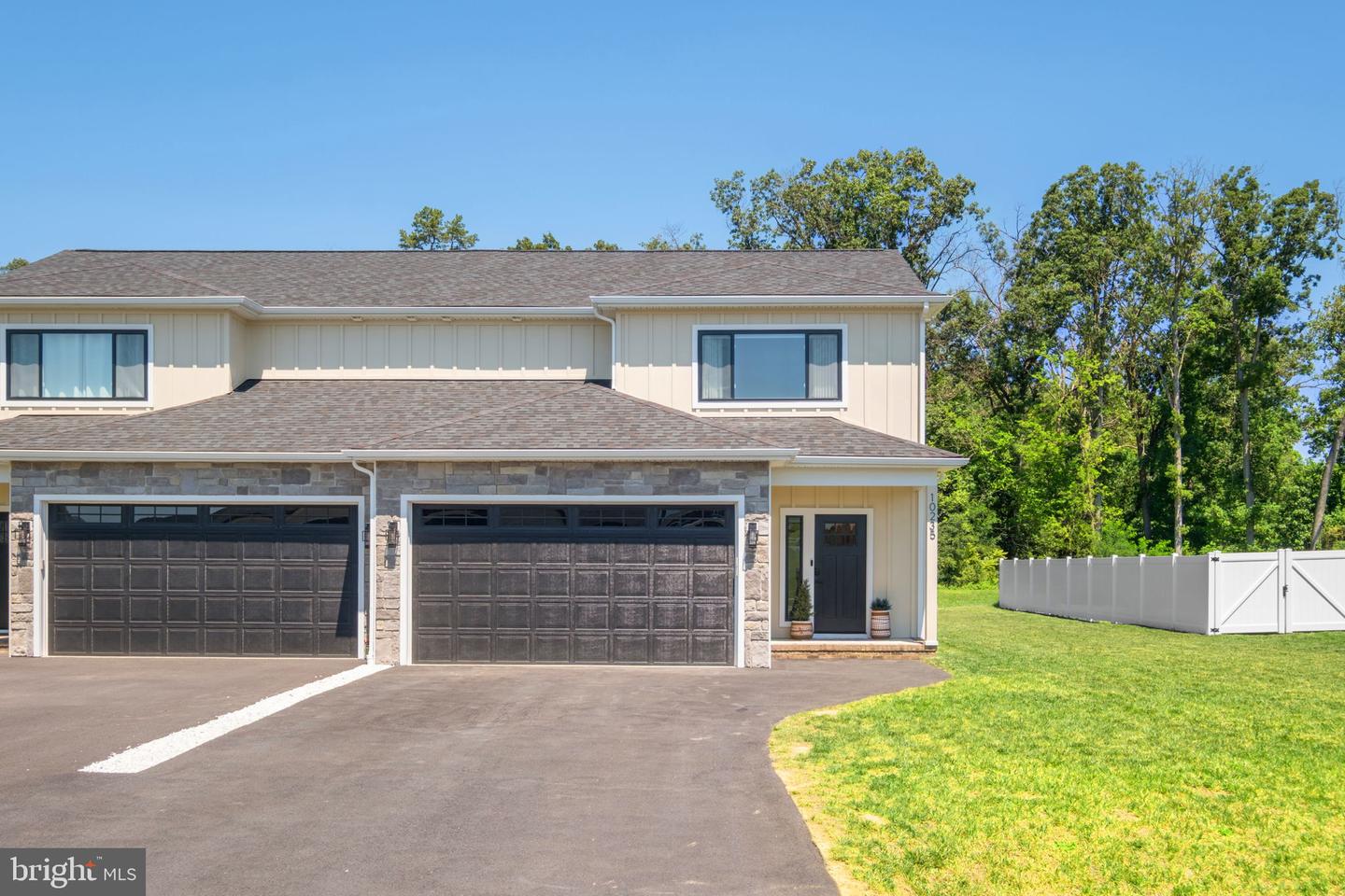 10235 Dalmatian Dr — photo