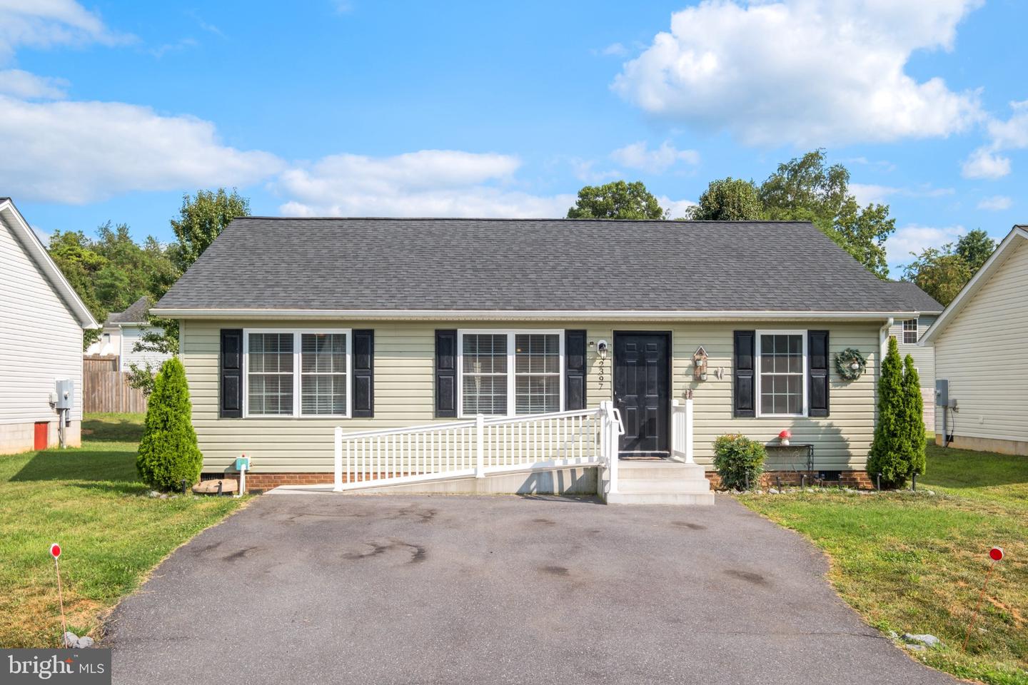 2397 Brentwood Dr — photo