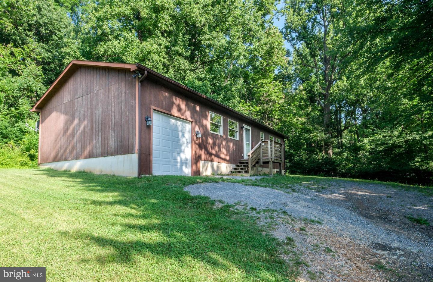 16 Headwaters Road, Chester Gap, VA 22623 — photo 2