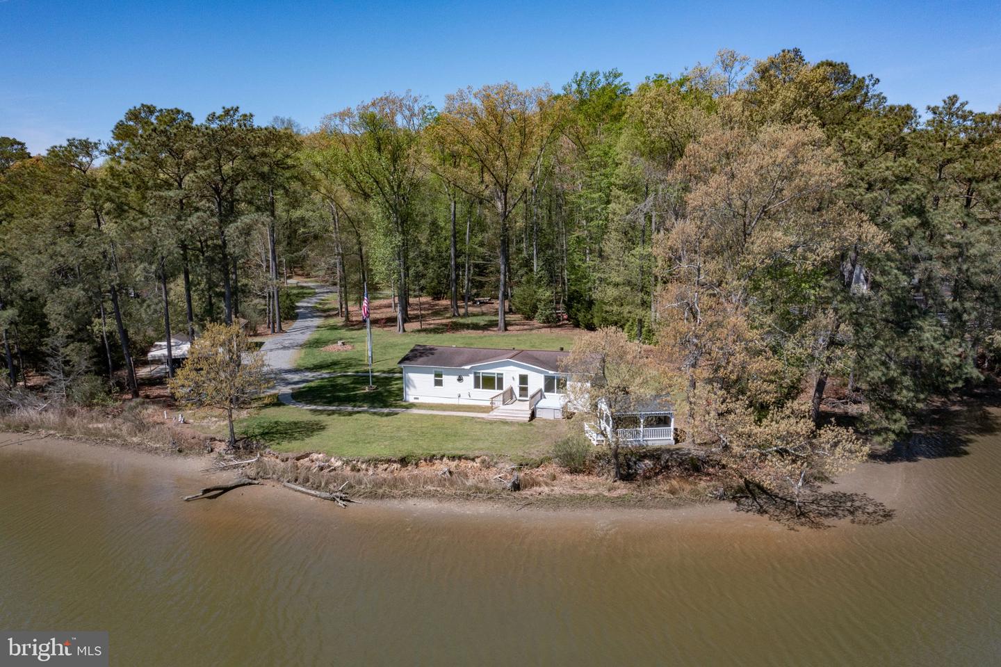 529 Morattico Creek Rd — photo