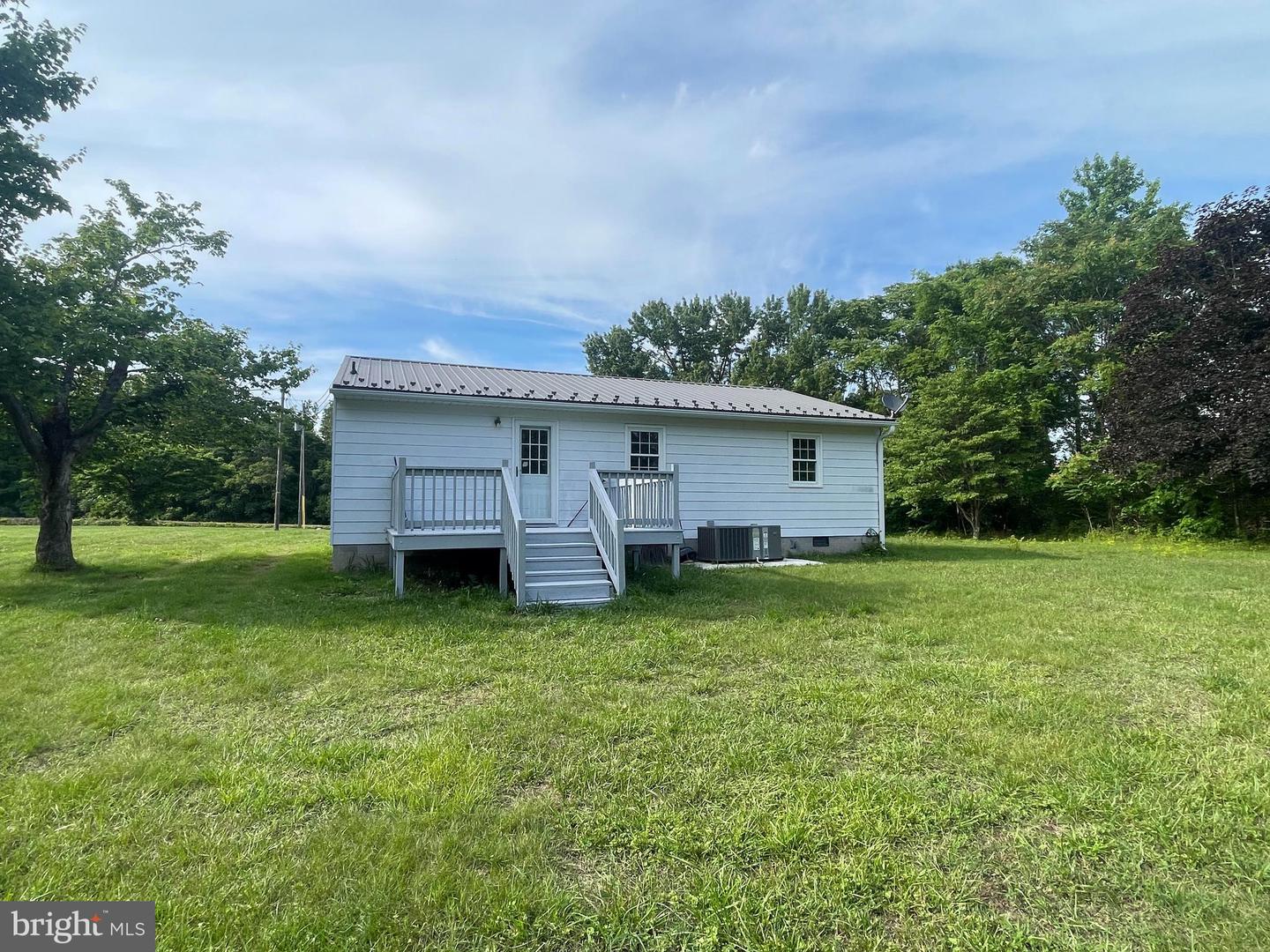 1812 Snyder Rd — photo
