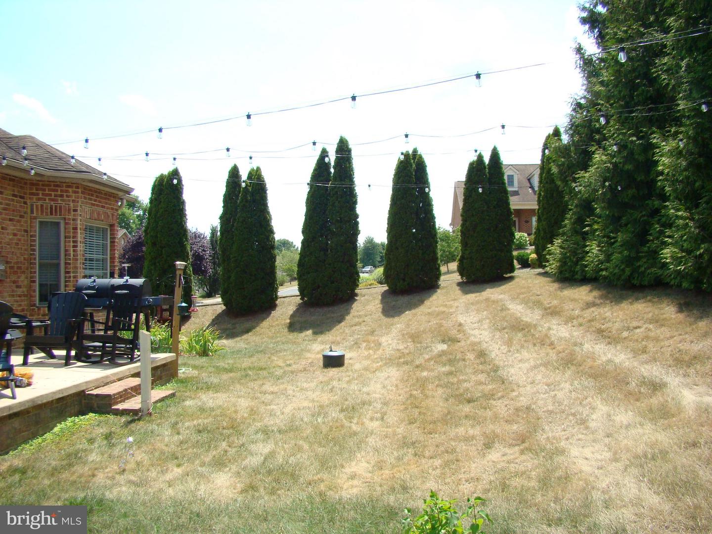 140 Donna Dr — photo