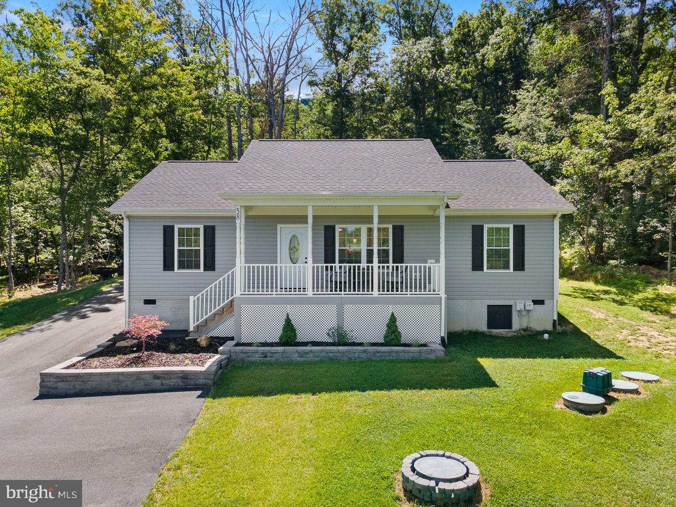 58 Cedar Ln — photo