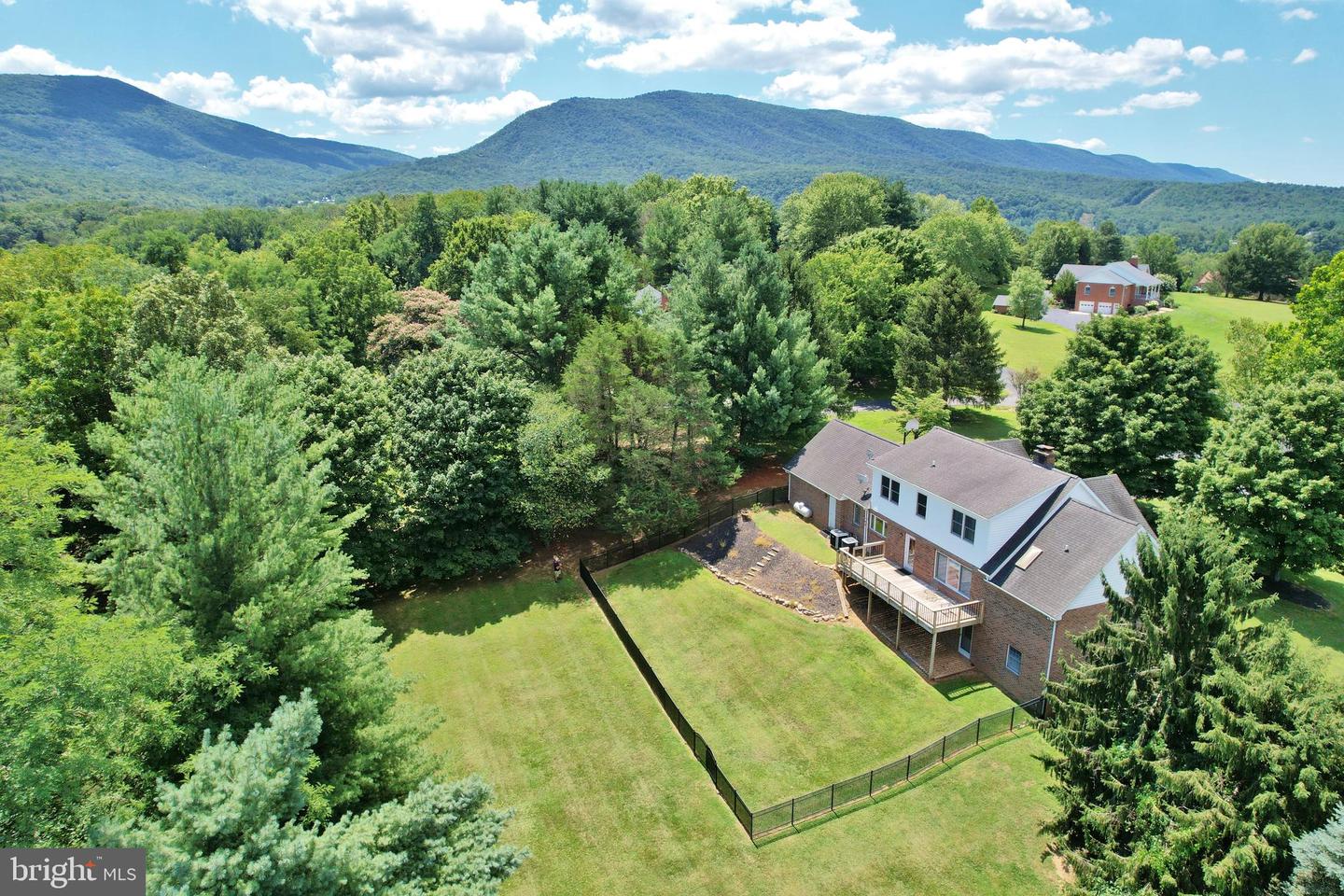 79 Sunset Ct — photo