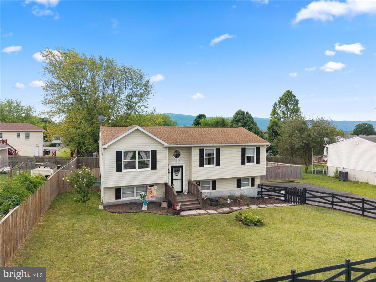 45 Greenleaf Road, Strasburg, VA 22657