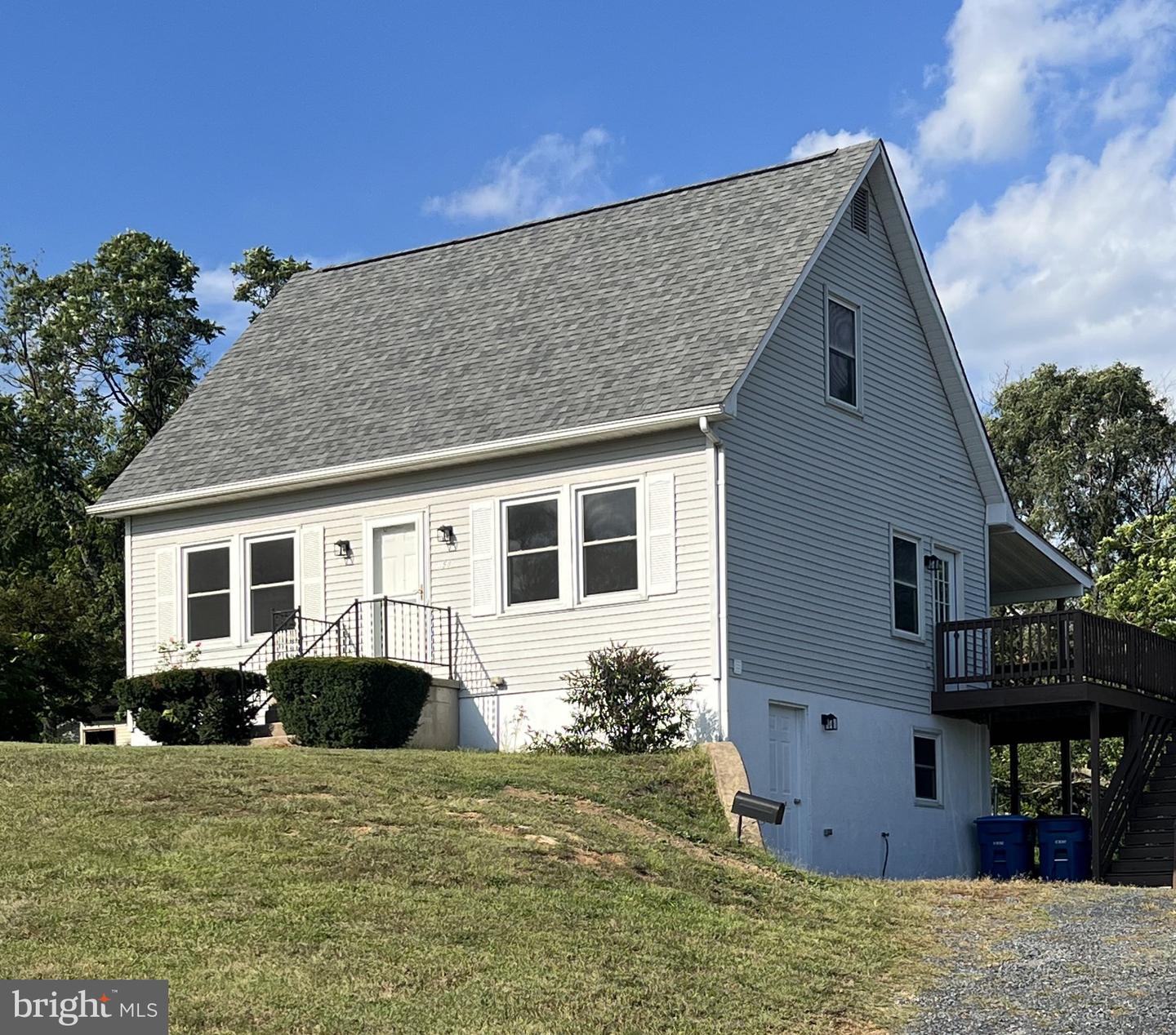 358 W Spring St — photo