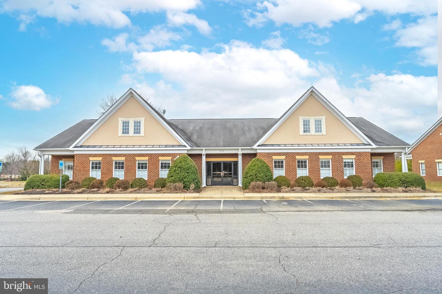 7117 Salem Fields Blvd — photo