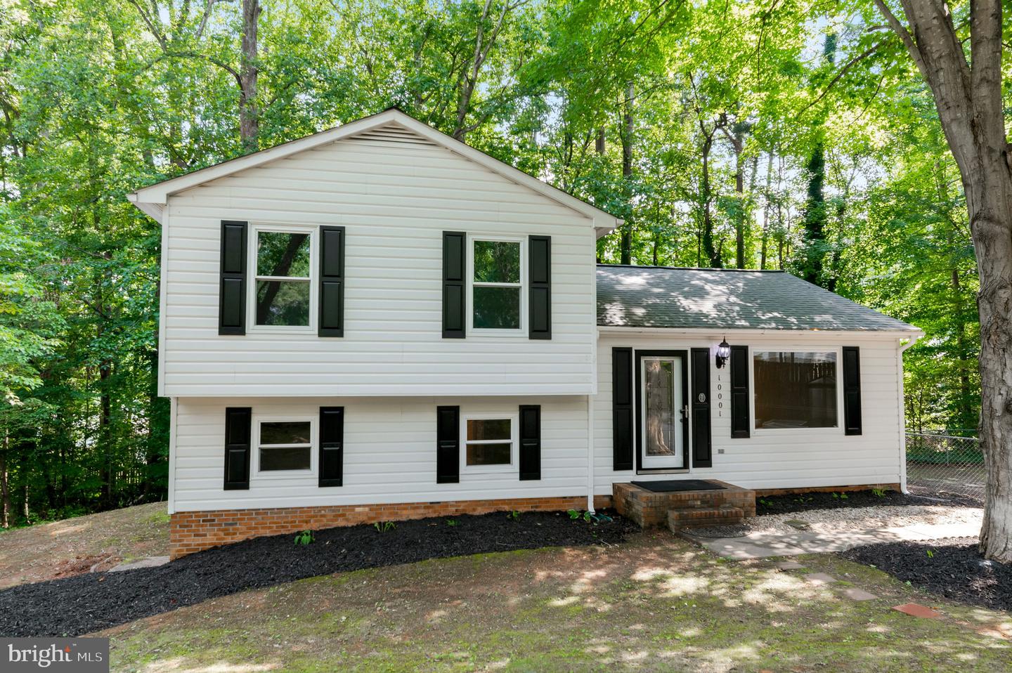 10001 Knotty Pine Ct — photo