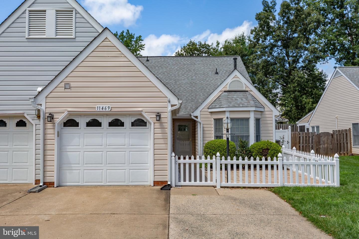 11469 Charleston Ct — photo