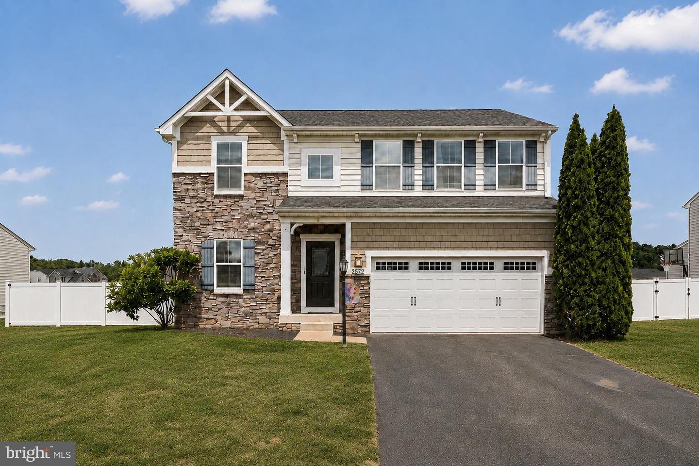 2527 Cornell Dr — photo