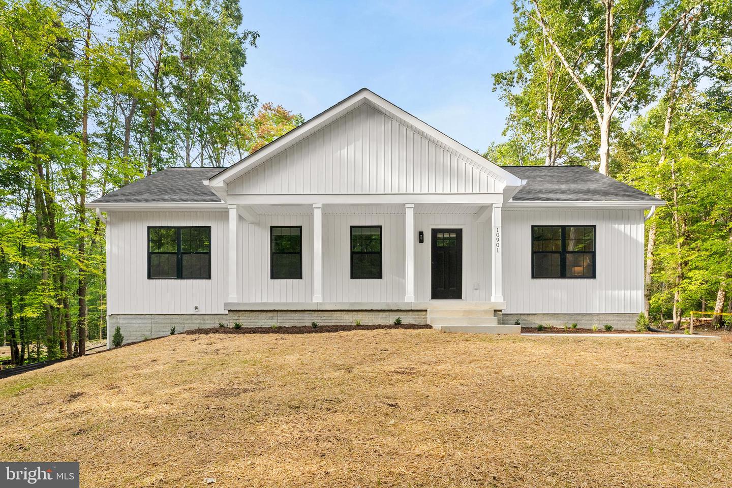 10901 Carlton Dr — photo