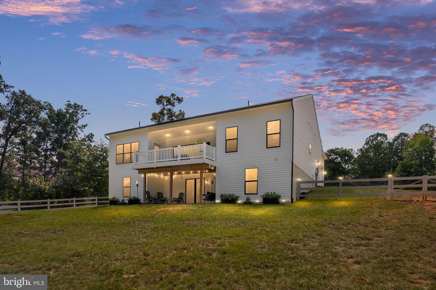 15318 Red Oak Ln — photo
