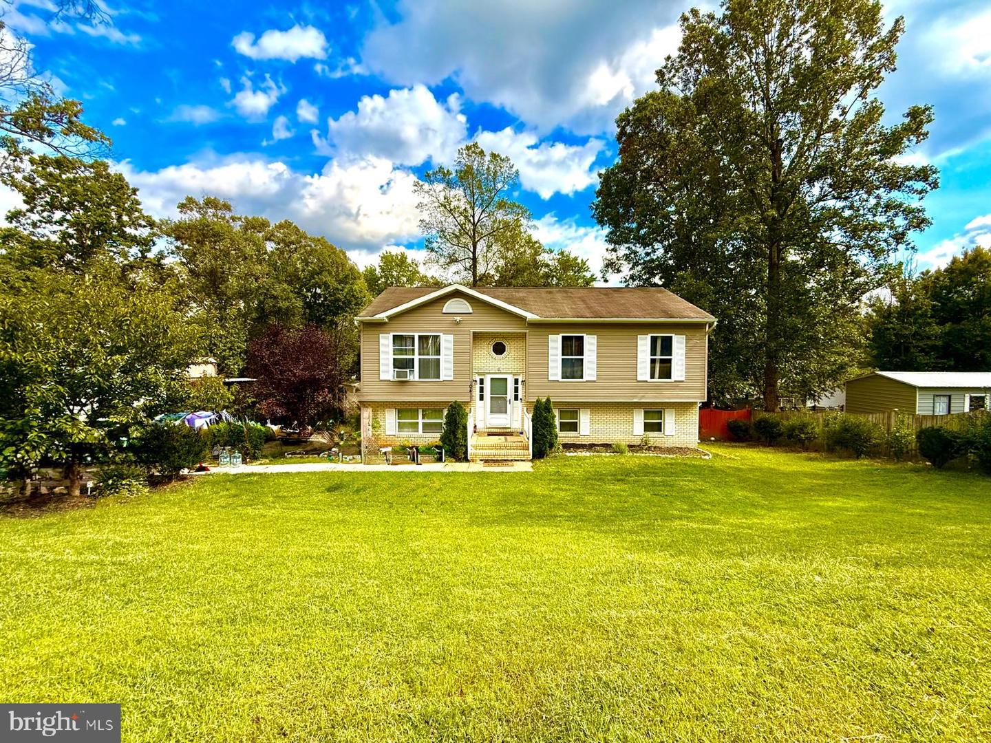 10411 Forest Hill Ct — photo