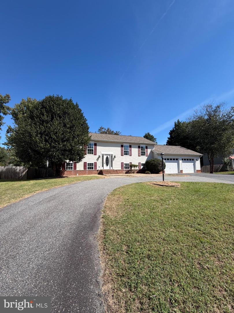 10705 Brittany Ct — photo