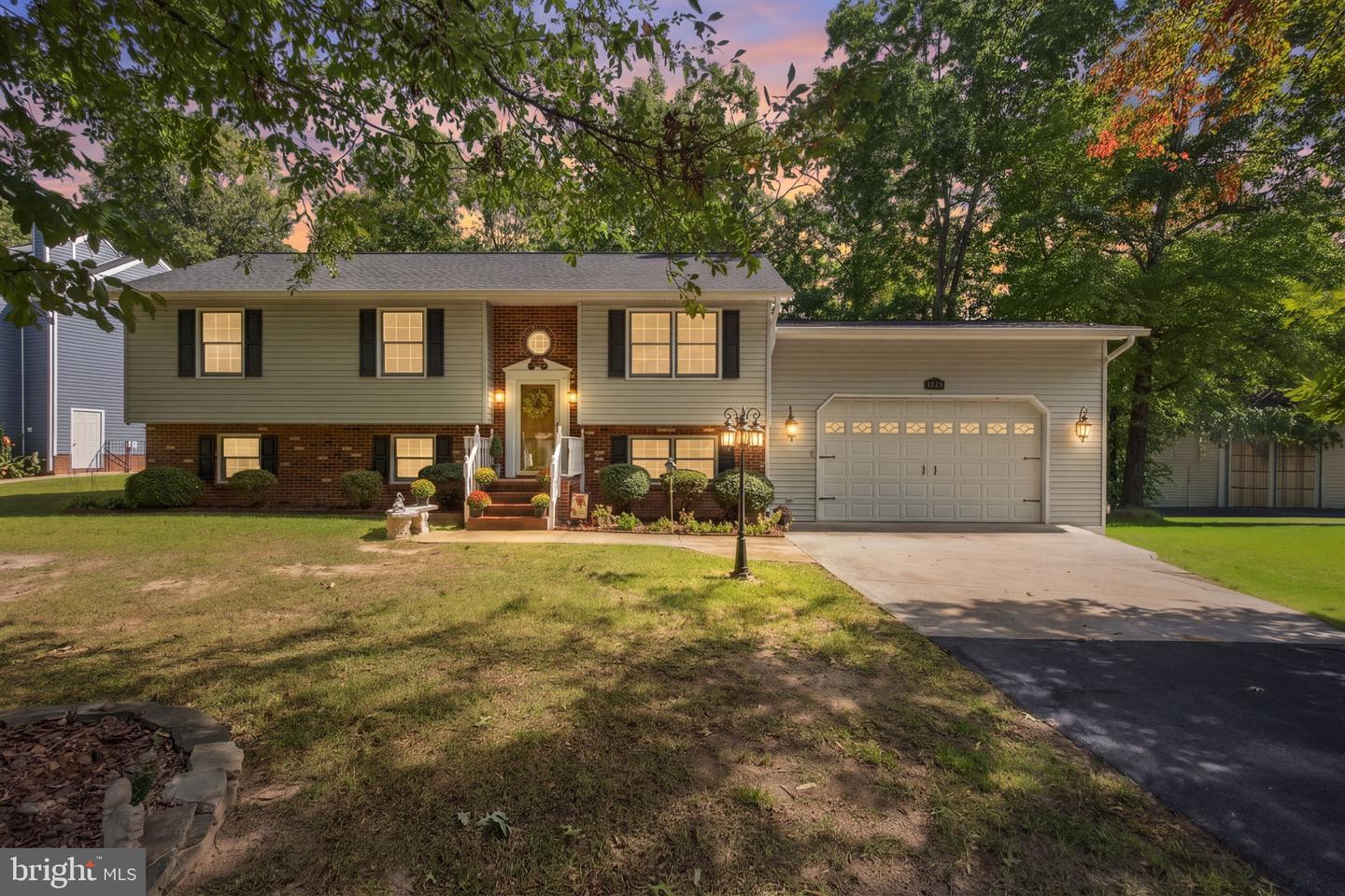 10903 Woodland Dr — photo